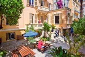 Foto budovy DM Lovosická